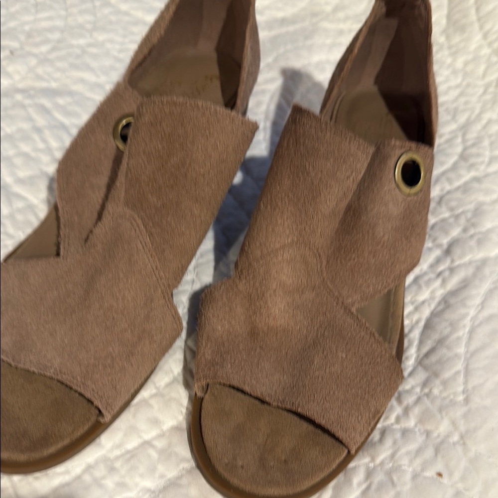 Koolaburra Tan Suede Peep-Toe Sandals